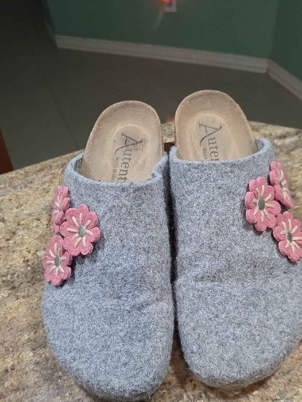 Autenti Gray/Pink Flowers Suede Clogs Size EU39 / US 8.5-9